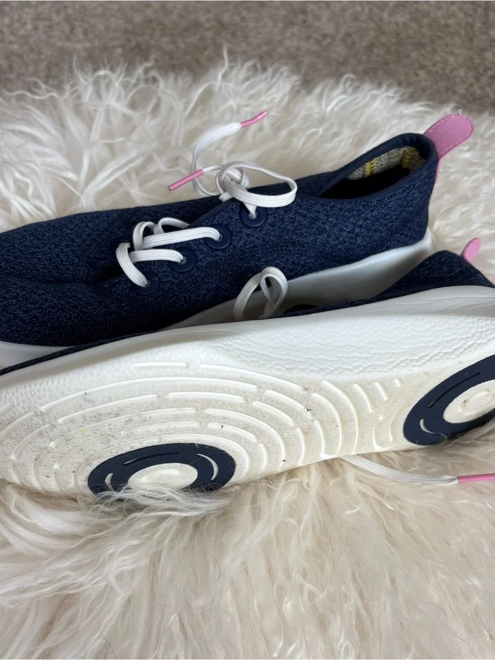 Allbirds women W 9 nwot Navy Knit Sneakers with Pink Accents 250